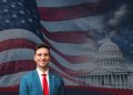 Robert Lulgjuraj, kush është shqiptari që po synon të bëjë histori në Kongresin Amerikan