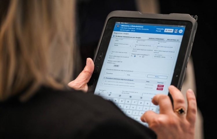 Kurti: Regjistrimi i fëmijëve pa dokumente fizike dhe procedura të gjata