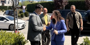 Labinot Tahiri pret Osmanin: E gatshme për të dhënë më të mirën për vendin, më tha ‘Call me’ nëse kemi telashe