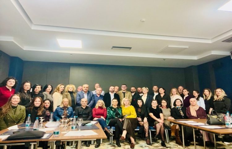 Certifikohen 33 koordinatorë të cilësisë në kuadër të SHSKUK-së