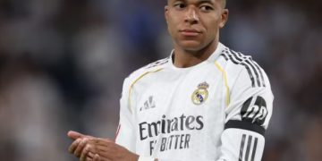 Tifozët e Realit kundër Mbappe-s, kërkojnë largimin e tij
