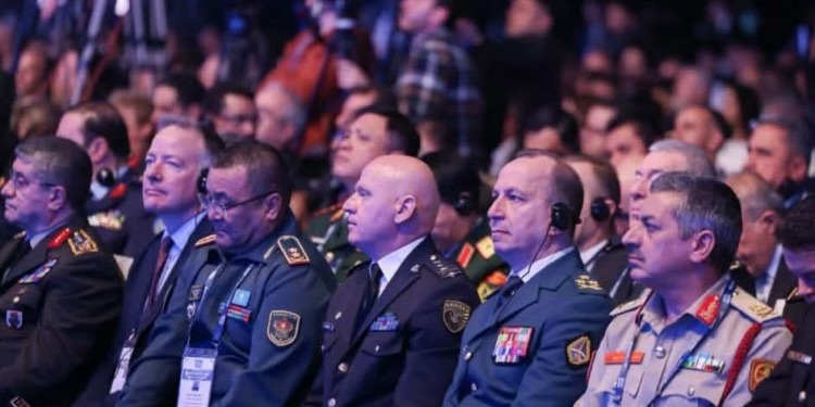 Komandanti i FSK së merr pjesë në panairin e industrisë së mbrojtjes në Stamboll