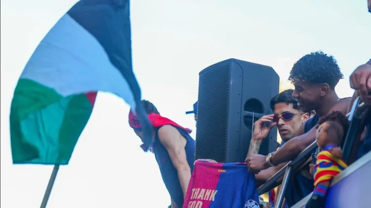Yamal valëvit flamurin palestinez dhe tallet me Realin, “Falënderoj Zotin që nuk jam Madridista” (Video)