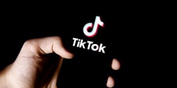 Qindra familje ngrenë padi kundër TikTok-ut nën dyshimet për `abuzim`