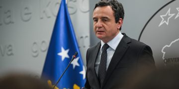 “Sulm qyqar që shpërfaq mendësi banditeske”- Kurti dënon sulmin ndaj Hysni Mehanit