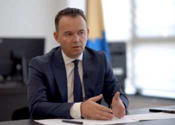 Peci: Një numër i telefonit po keqpërdor emrin tim, mos bini pre e mashtrimeve