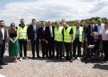 Muja përuroi investimin 9.15 milionë euro për sistemin e ujitjes në Radoniq të Gjakovës