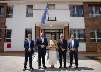 U.d. presidentja përuron strehimore në veri të vendit