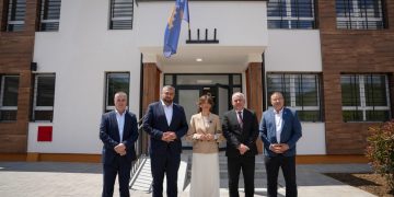 U.d. presidentja përuron strehimore në veri të vendit