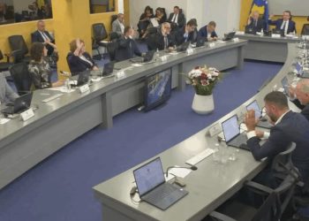 Kurti tregon se kur do të ndahet pagesa prej 100 euro për fëmijët, pensionistët dhe studentët