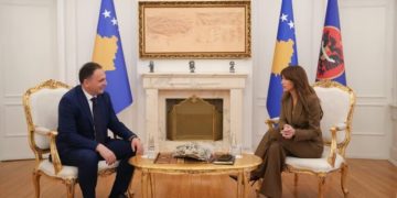 Haxhiu takon drejtorin e AKI-së, diskutohen zhvillimet e sigurisë