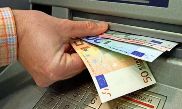 100 euro- Kur do të dalin paratë në llogaritë e qytetarëve?
