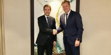Hoxha takon Sorensenin: Dialogu, rruga e vetme për normalizimin e marrëdhënieve Kosovë-Serbi