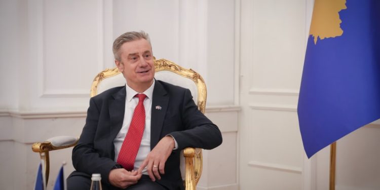 Hargreaves: E rëndësishme që Kuvendi i ri të zgjedhë presidentin dhe të shmangen zgjedhjet e reja