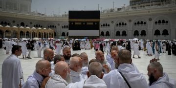 Më shumë se 1.5 milion pelegrinë nisin ritualet e Haxhit në Mekë