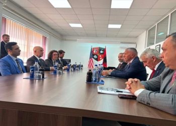 Kongresistët amerikanë në Luginë, priten në Këshillin Kombëtar Shqiptar