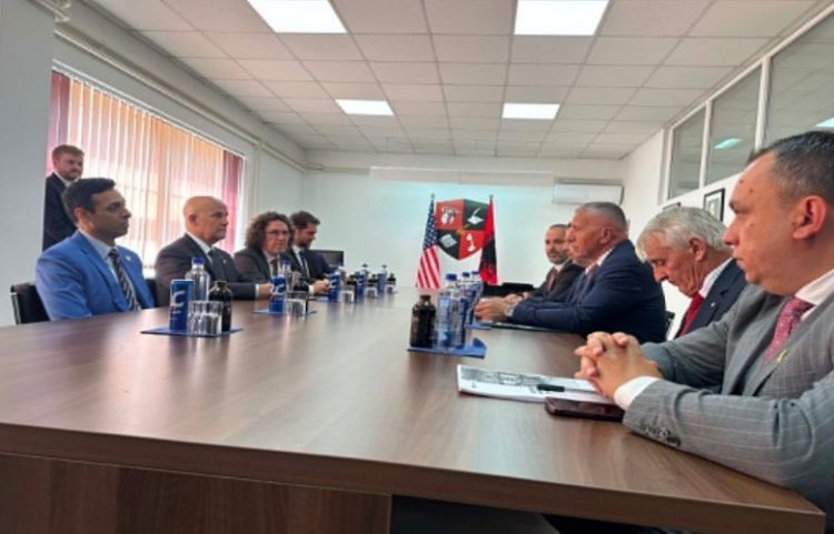 Kongresistët amerikanë në Luginë, priten në Këshillin Kombëtar Shqiptar