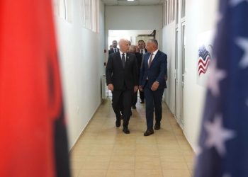 Kamberi pas takimit me kongresmenët: Shqiptarët po përballen me diskriminim