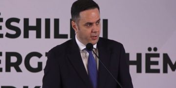 Abdixhiku uron besimtarët: Forca jonë te humanizmi dhe bashkimi