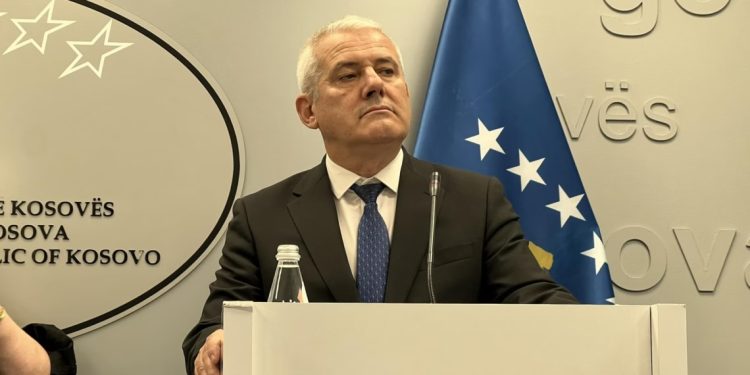 A do të jetë KFOR-i pjesë e grupit punues për xhandarmërinë?- Sveçla: Do bisedojmë me gjithë akterët