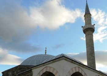 Vidhet arka e parave në një xhami në Keqekollë, policia nis hetimet