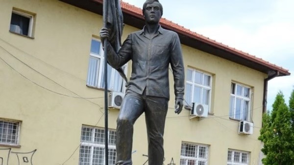 37 vjet nga vrasja e Ali Ajetit