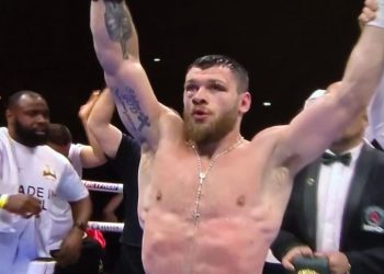 Uldedaj  mbron titullin e kampionit të botës, rrah britanikun