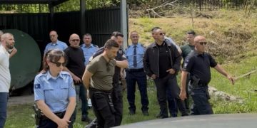 Tentuan ta shpalosnin flamurin e tyre, arr*estohen gjashtë serbë afër Manastirit në Prizren