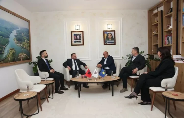 Bulliqi pret Maqedoncin, diskutojnë për projektet e FSK-së