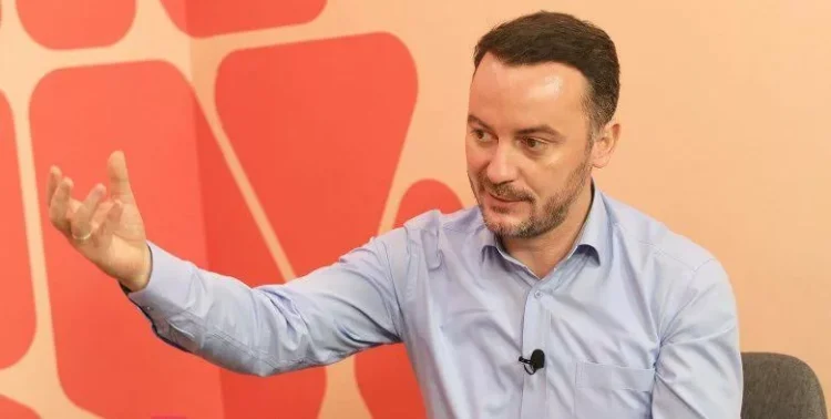Molliqaj nervoz me opozitën: I shërbyen Kurtit në krizën e presidentit
