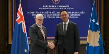Konjufca priti ambasadorin australian në takim përshëndetës