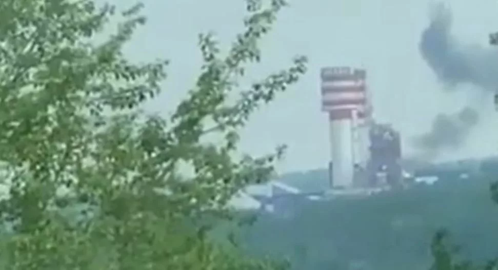 Ukrainasit godal@sin një fabrikë të madhe kimike në Rusi, ndalet prodhimi në uzinë
