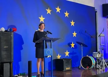 Palatova – Kurtit: Brukseli nuk mund thjesht t’ua japë statusin e kandidatit, duhet t’i bindni 27 shtetet