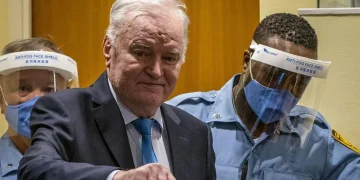 “Kasapi i Bosnjës” Ratko Mlladiq në prag të vdekjes, avokatët kërkojnë lirimin nga Haga