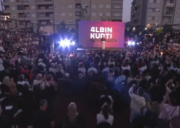 Vetëvendosje mban tubim në Pejë, Kurti premton se rruga Kuqishtë-Çakorr do të përurohet për pak javë