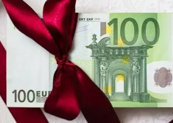 Qeveria nis pagesat prej 100 euro për studentët