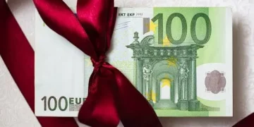 Qeveria nis pagesat prej 100 euro për studentët