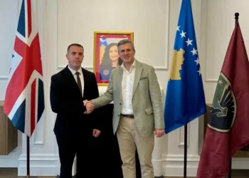 Nënkoloneli i FSK-së fillon detyrën në Londër
