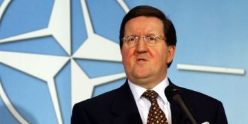 Ish-Sekretari Robertson: Çlirimi i Kosovës një nga ditët më të lumtura të jetës sime