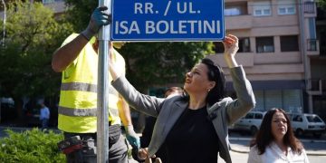 Pas vendosjes së tabelave, Pacolli: Mos keni merak, veriu është Republikë e Kosovës