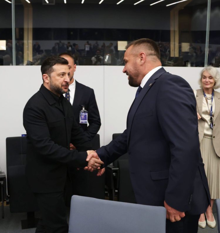 Maqedonci merr pjesë në takimin e NATO-s për mbështetjen e Ukrainës