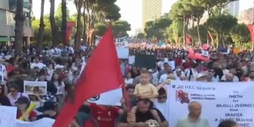 Protesta për Zvërnecin hyn në ditën e pestë,qytetarët vijojnë kundërshtimin
