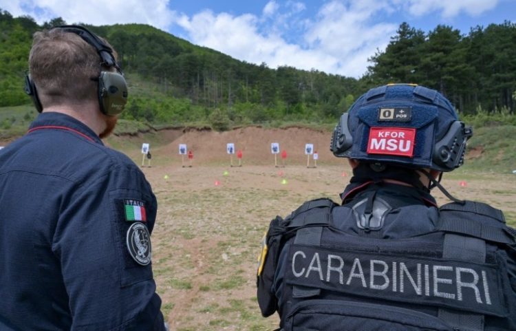 Karabinierët e KFOR-it stërviten për gatishmëri operacionale