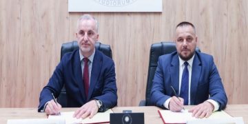 Maqedonci nënshkruan memorandum bashkëpunimi me Universitetin e Prishtinës