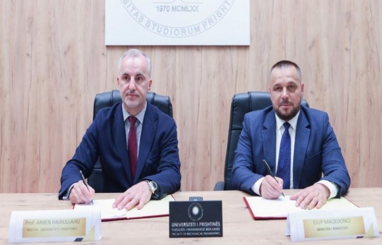 Maqedonci nënshkruan memorandum bashkëpunimi me Universitetin e Prishtinës