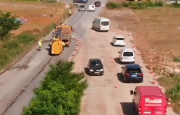 Basha inspekton rehabilitimin e rrugës së dëmtuar në Slivovë të Ferizajt