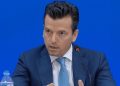 Agron Shehaj ndan pamje nga protesta: As përçarje, as tërheqje