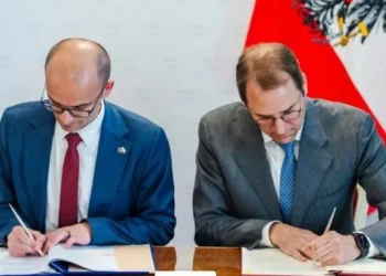 Kosova dhe Austria nënshkruarjnë marrëveshje që u mundëson familjarëve të personelit diplomatik ushtrimin e veprimtarisë fitimprurëse