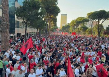 Dita e 25-të e protestës në Tiranë: Dorëheqja e Ramës, e panegociueshme