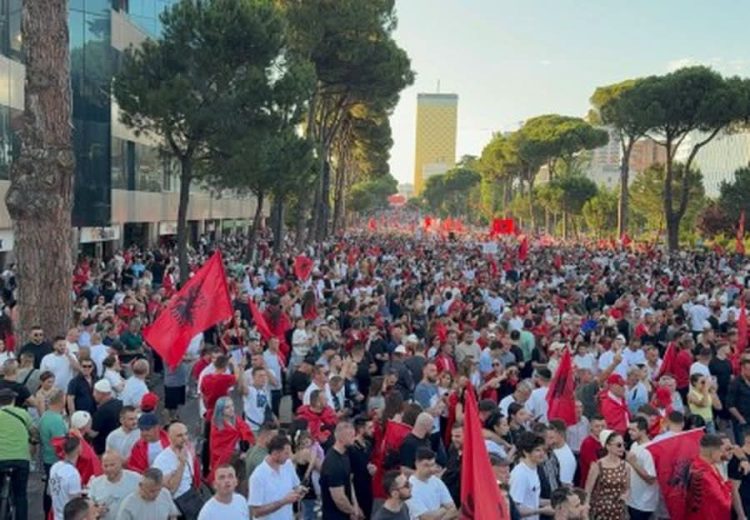 Dita e 25-të e protestës në Tiranë: Dorëheqja e Ramës, e panegociueshme